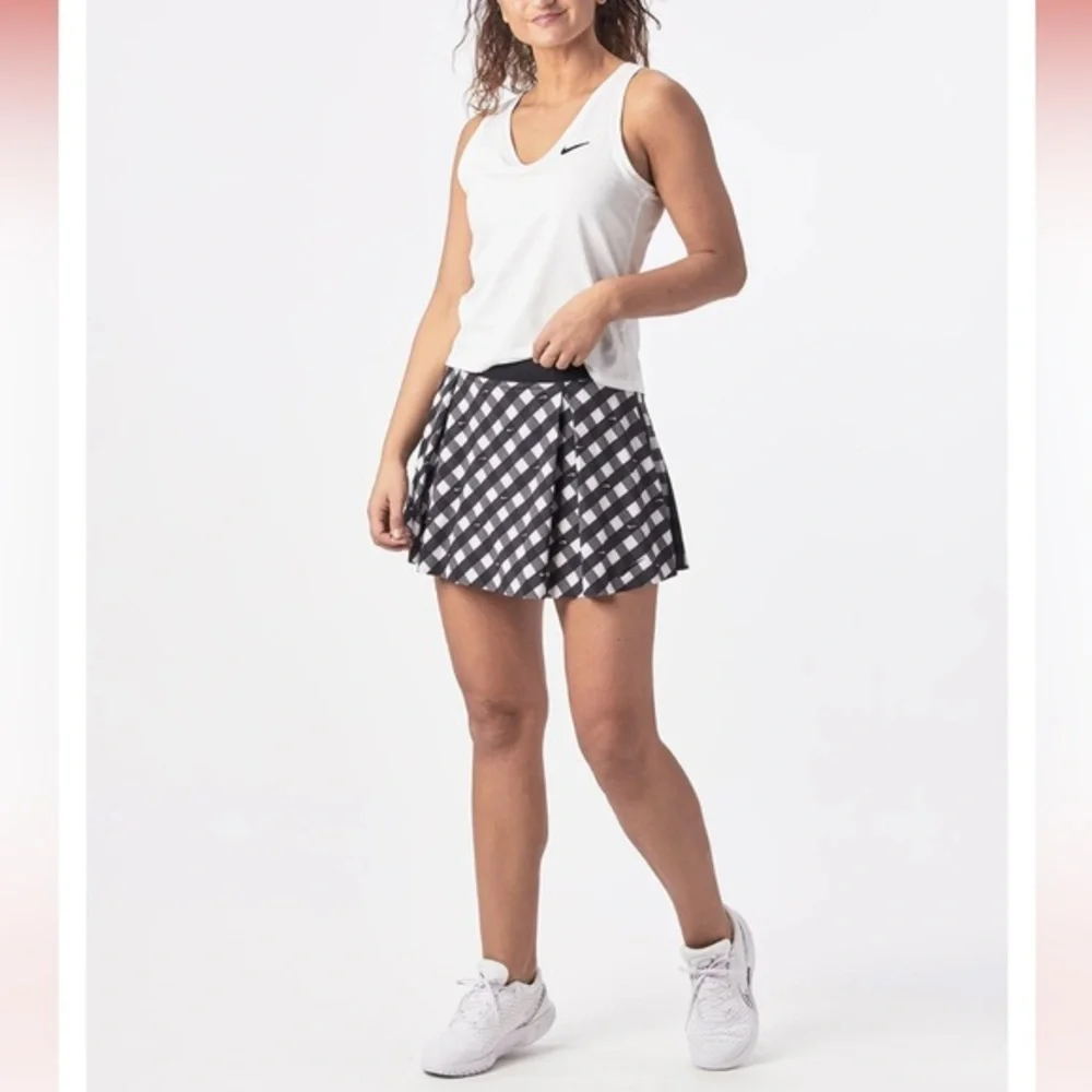 Nike Dri-FIT sz XS black & White logo check print Club Performance Tennis skort